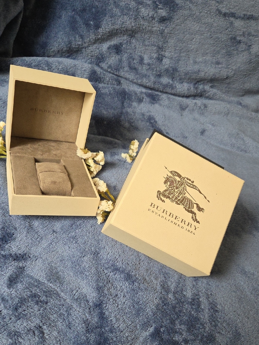 Burberry Watch Presentation. Watch Not Included.
